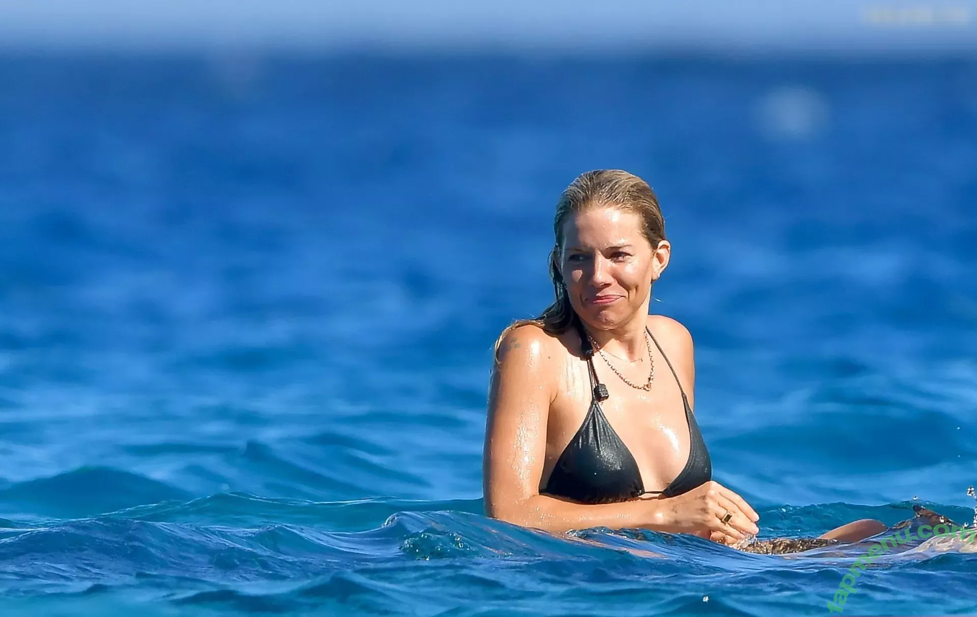 Sienna Miller nude photo #0410 (siennamillerfree / siennaonline / siennathing)