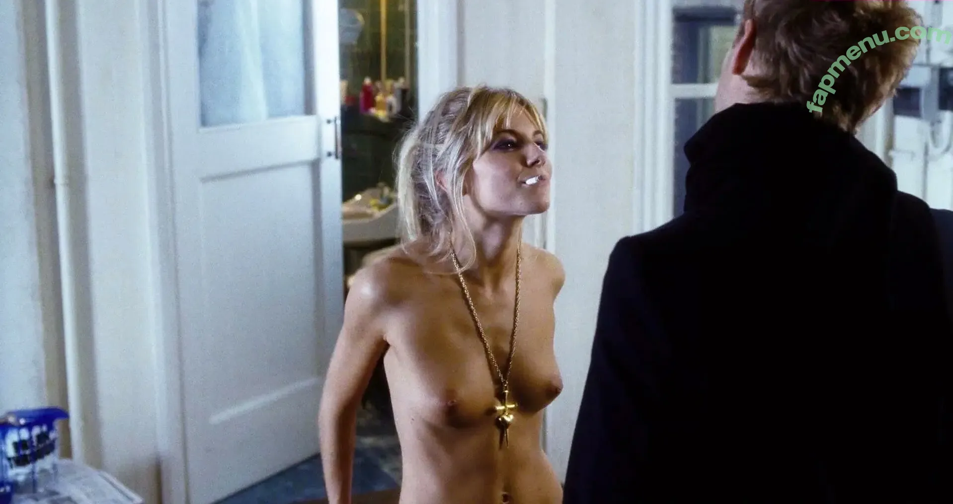 Sienna Miller nude photo #0637 (siennaonline / siennathing)