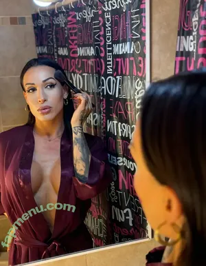 sienna.ts / siennakatharios nude photo #0003