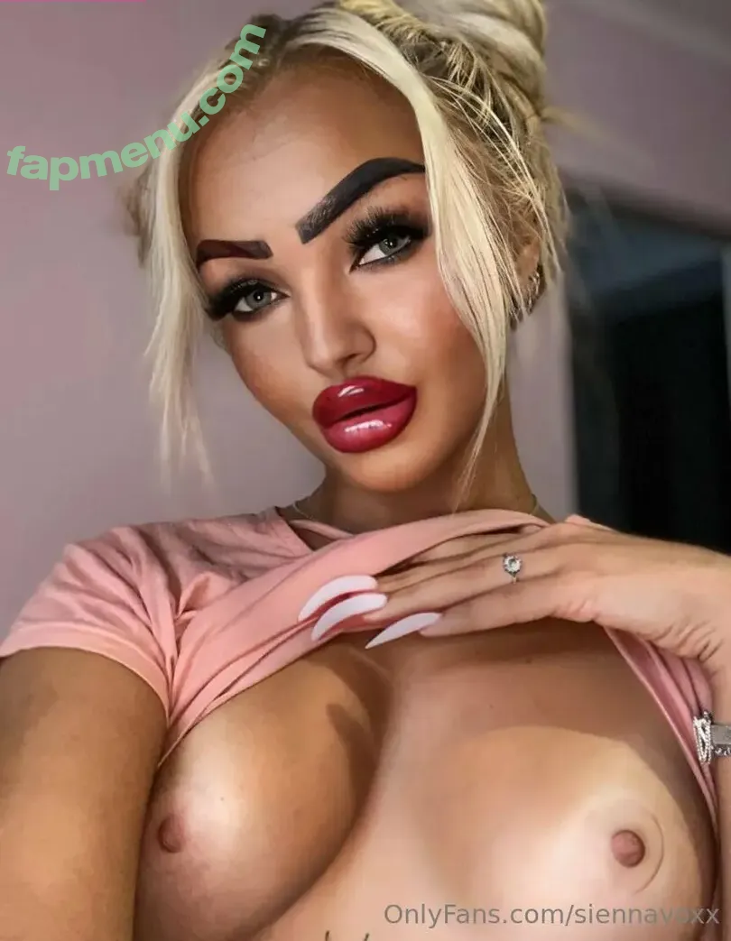 siennavoxx nude photo #0013 (siennasanter)