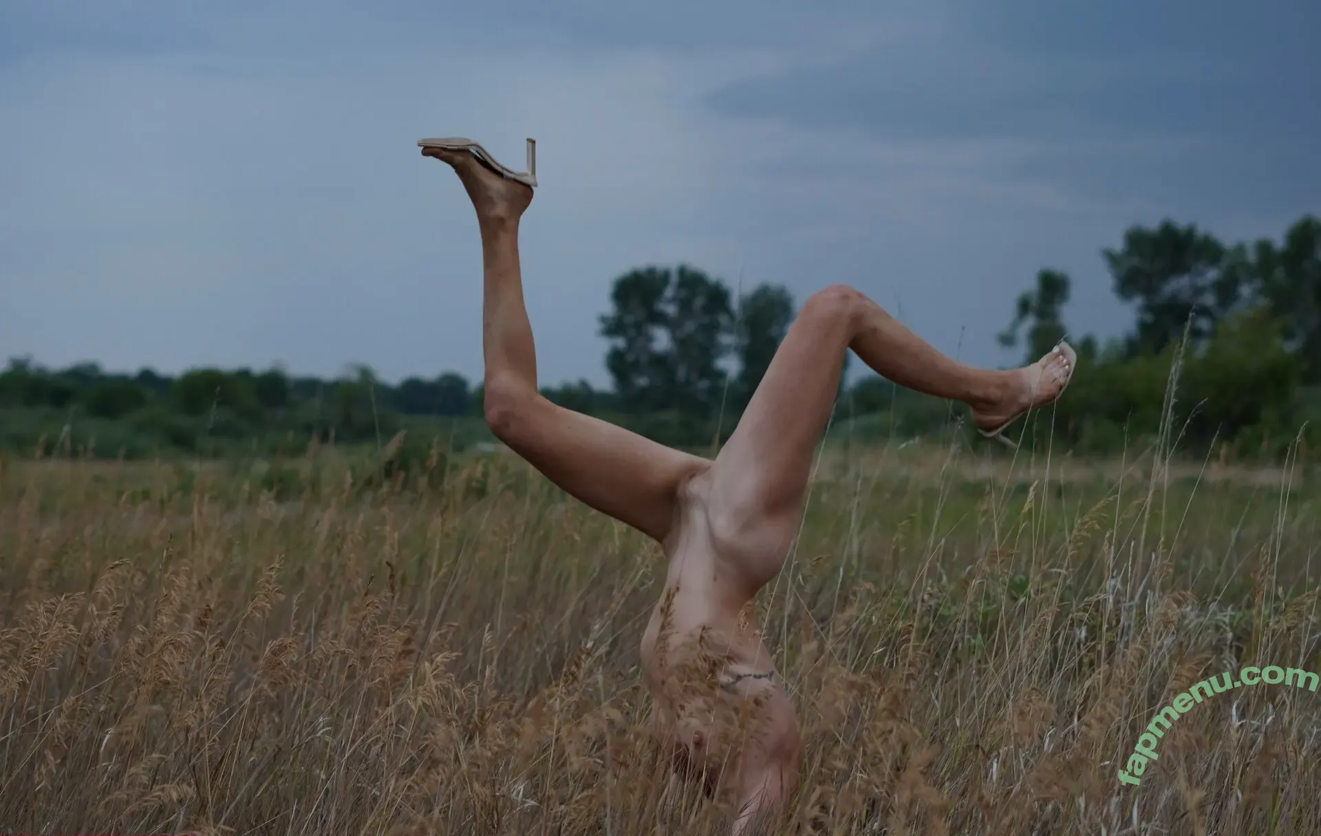 sierralikthemountains nude photo #0032 (sierralikthemountains)