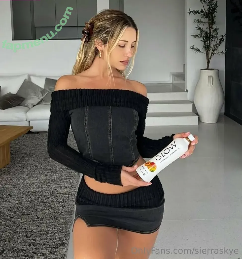 sierraskye nude photo #0010 (sierraaaskyee)