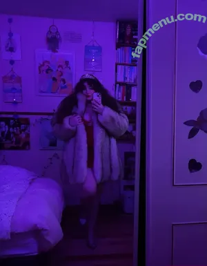 Sighmegara / Megan Coles nude photo #0010