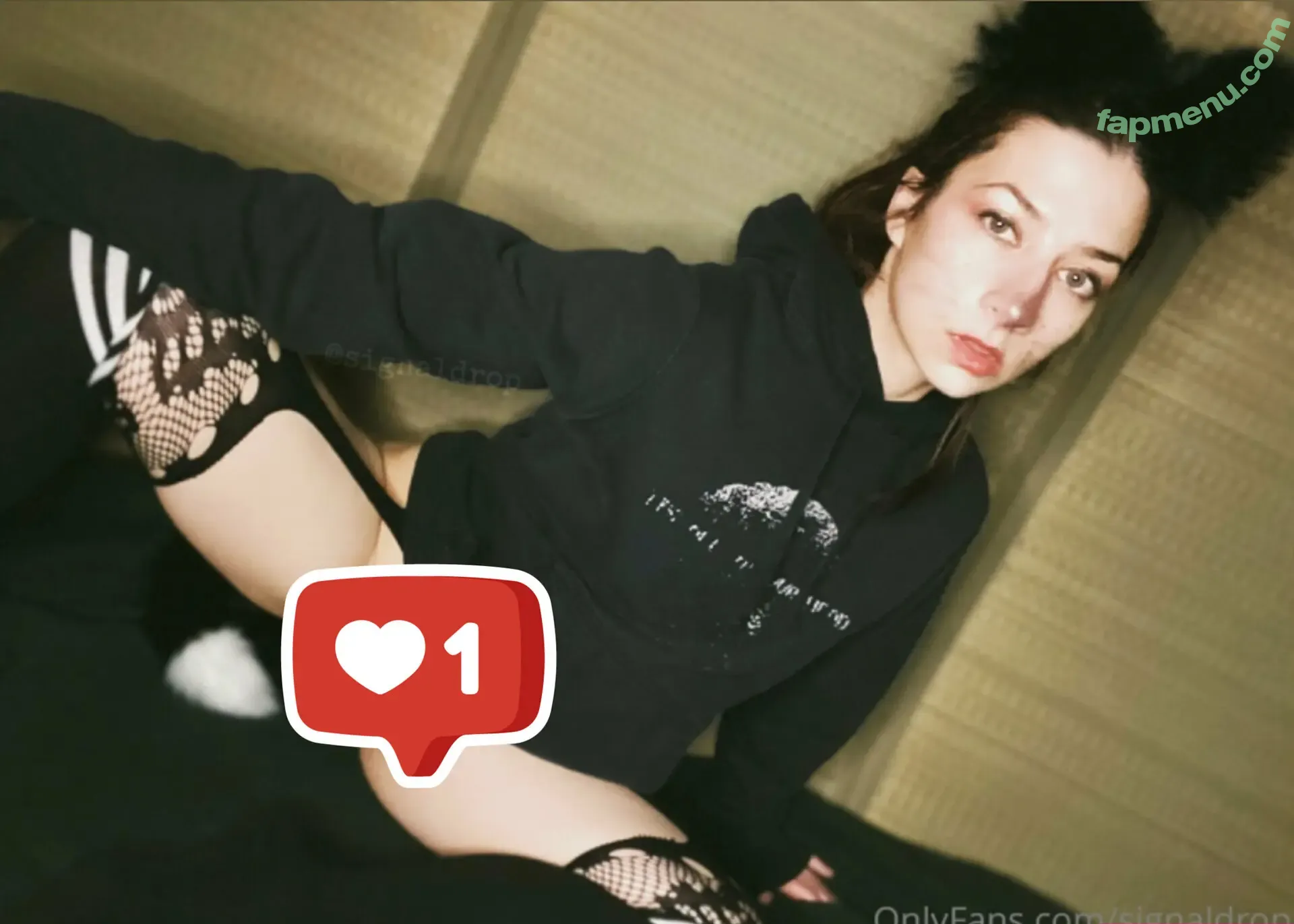 signaldropfree nude photo #0061 (signaldropfree)