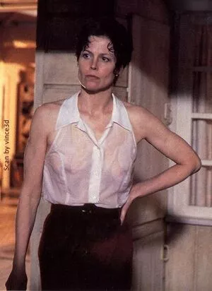 Sigourney Weaver / official_sigourneyweaver nude photo #0073