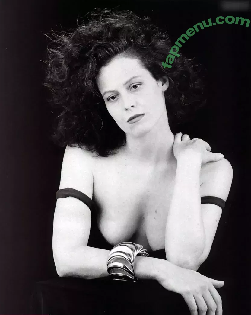 Sigourney Weaver nude photo #0076 (official_sigourneyweaver)