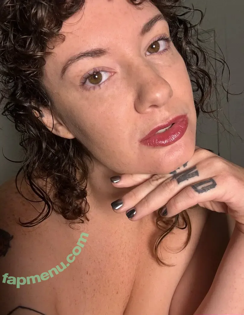 sigourneybeaver nude photo #0014 (sigourney.beaver)