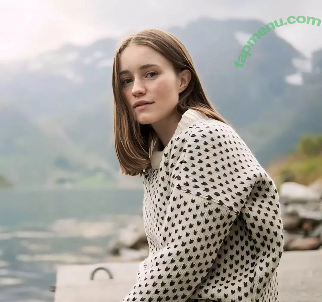 Sigrid nude photo #0324 (Sigrid Solbakk Raabe / thisissigrid)