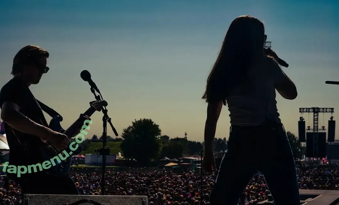 Sigrid nude photo #0592 (Sigrid Solbakk Raabe / thisissigrid)