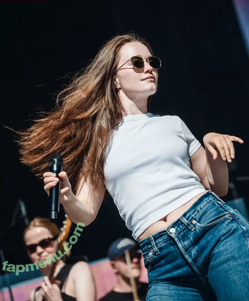 Sigrid nude photo #0595 (Sigrid Solbakk Raabe / thisissigrid)