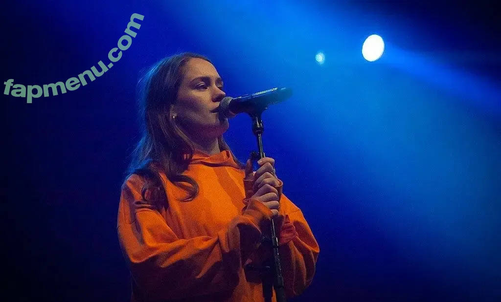 Sigrid nude photo #0629 (Sigrid Solbakk Raabe / thisissigrid)