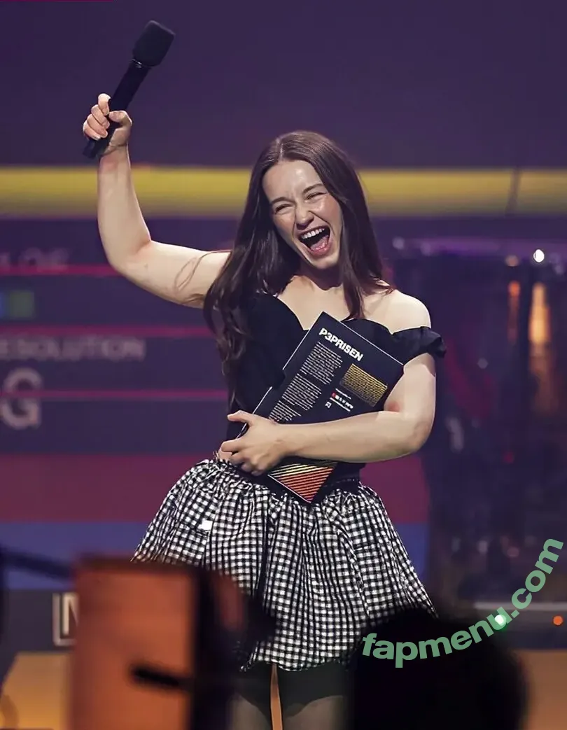 Sigrid nude photo #0698 (Sigrid Solbakk Raabe / thisissigrid)