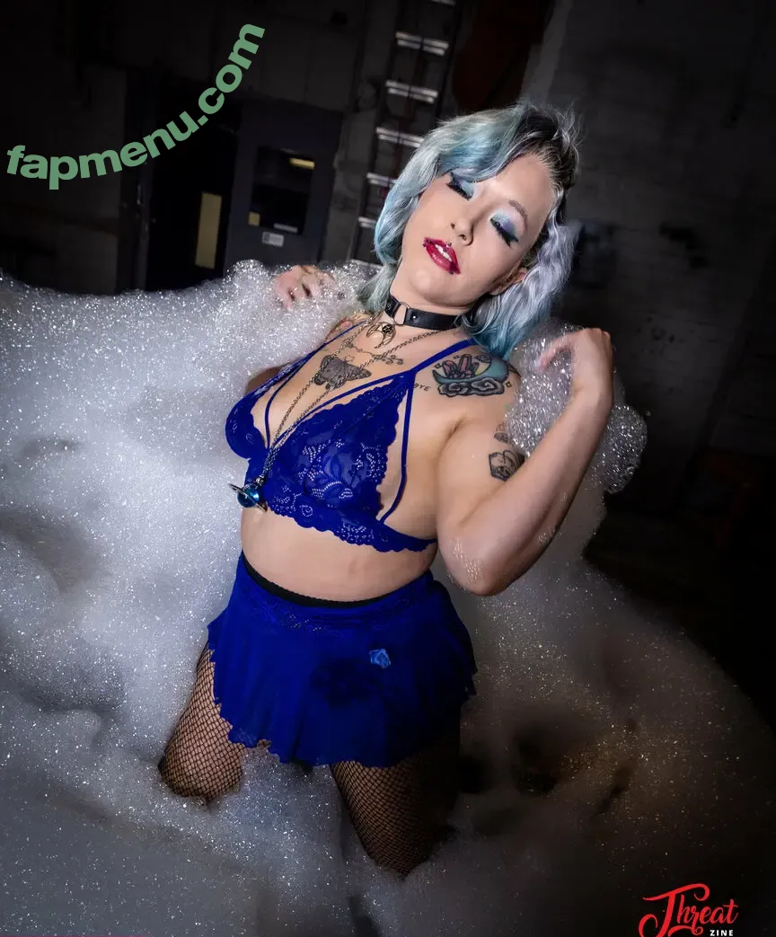 sil.de.vil nude photo #0032 (sil.de.vil)