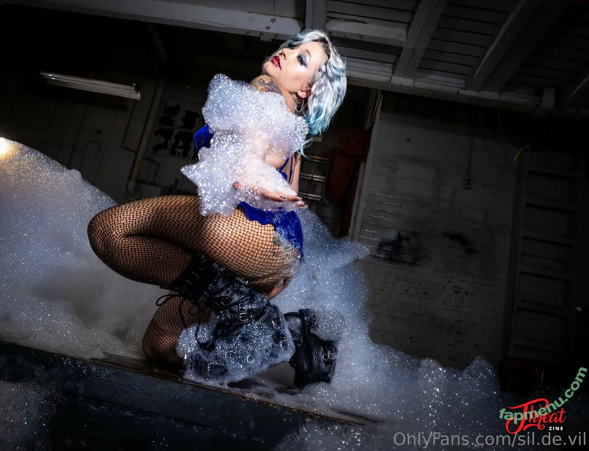 sil.de.vil nude photo #0037 (sil.de.vil)