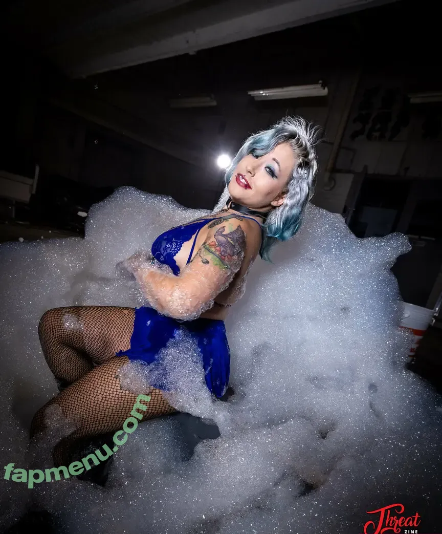 sil.de.vil nude photo #0039 (sil.de.vil)