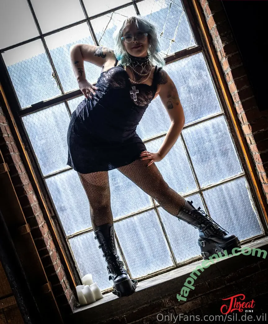 sil.de.vil nude photo #0041 (sil.de.vil)