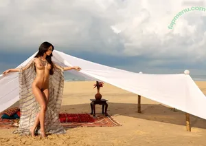 Sila Sahin-Radlinger / diesilasahin nude photo #0005