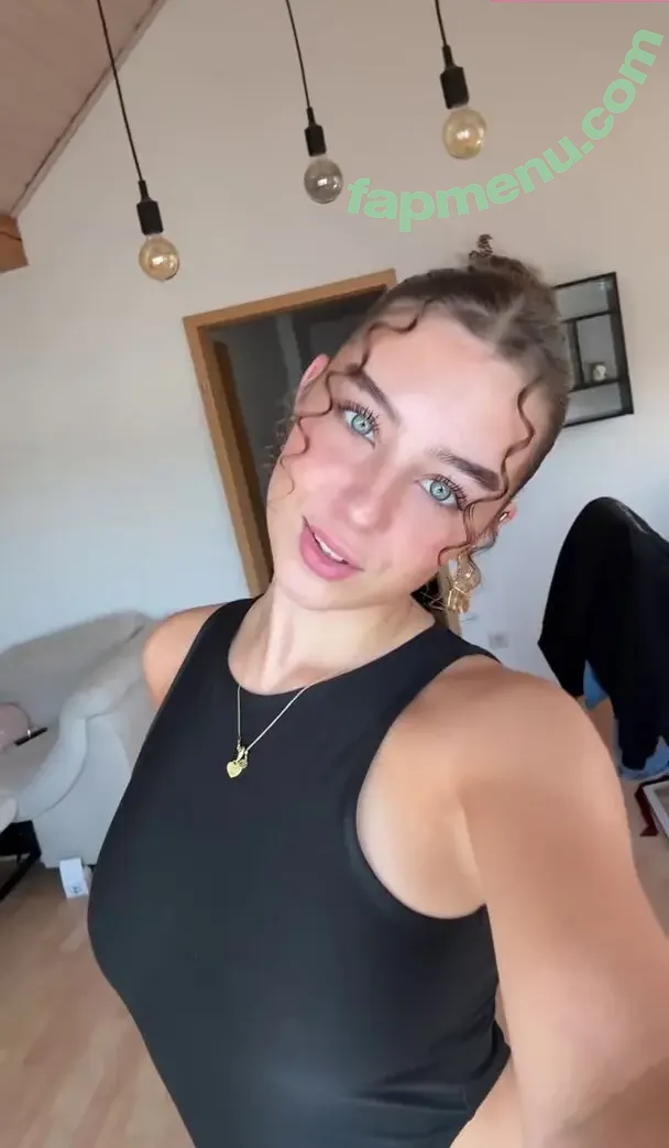 silja.lls nude photo #0120 (silja.lls)
