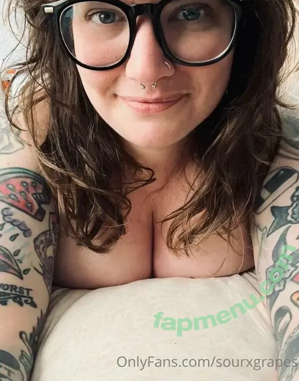 Silly Girl nude photo #0024 (sillylittle_girl / sillyxgirl / sourxgrapes)