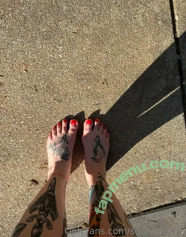 Silly Girl nude photo #0025 (sillylittle_girl / sillyxgirl / sourxgrapes)