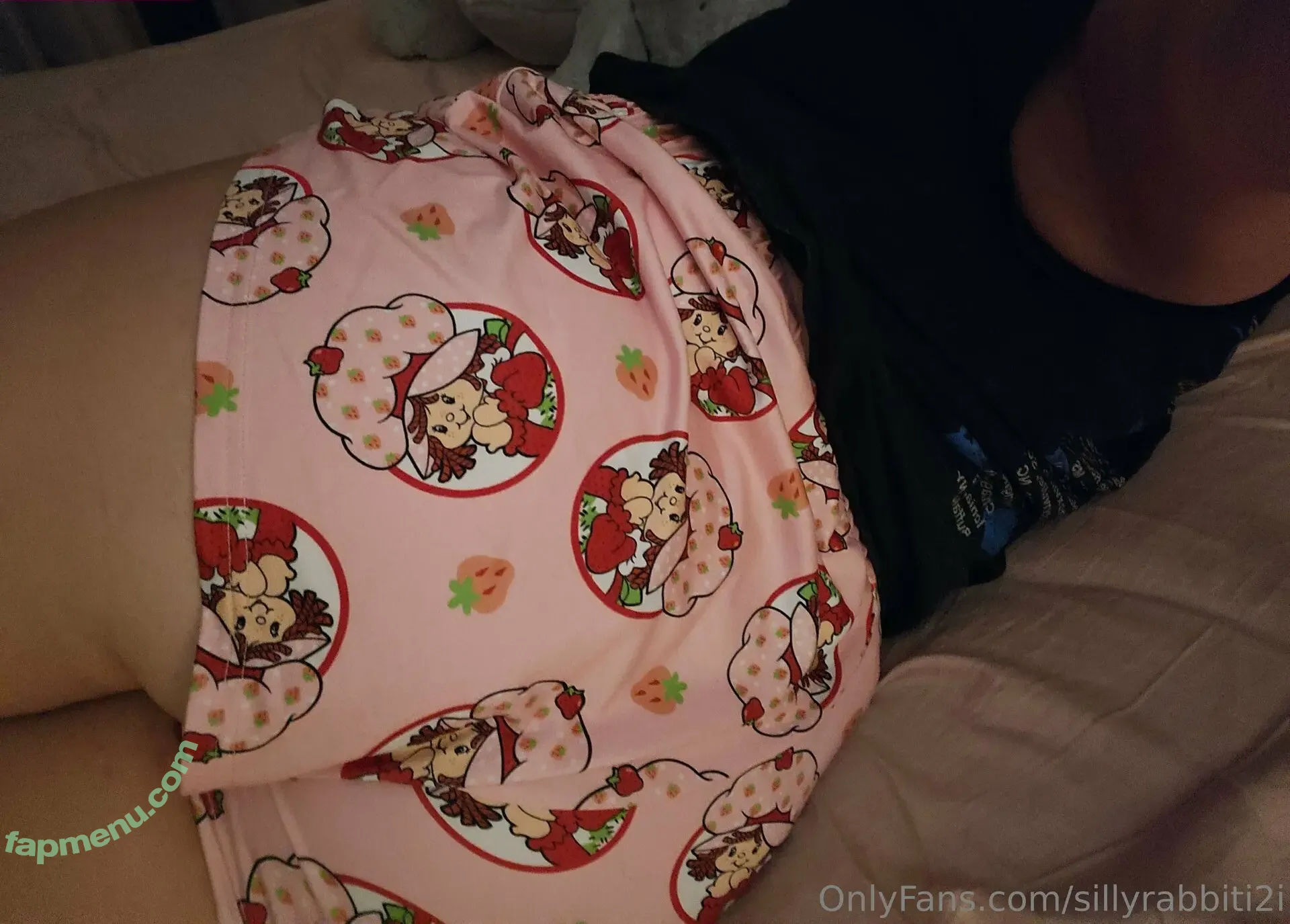 sillyrabbiti2i nude photo #0023 (sillyrabbiti2i)