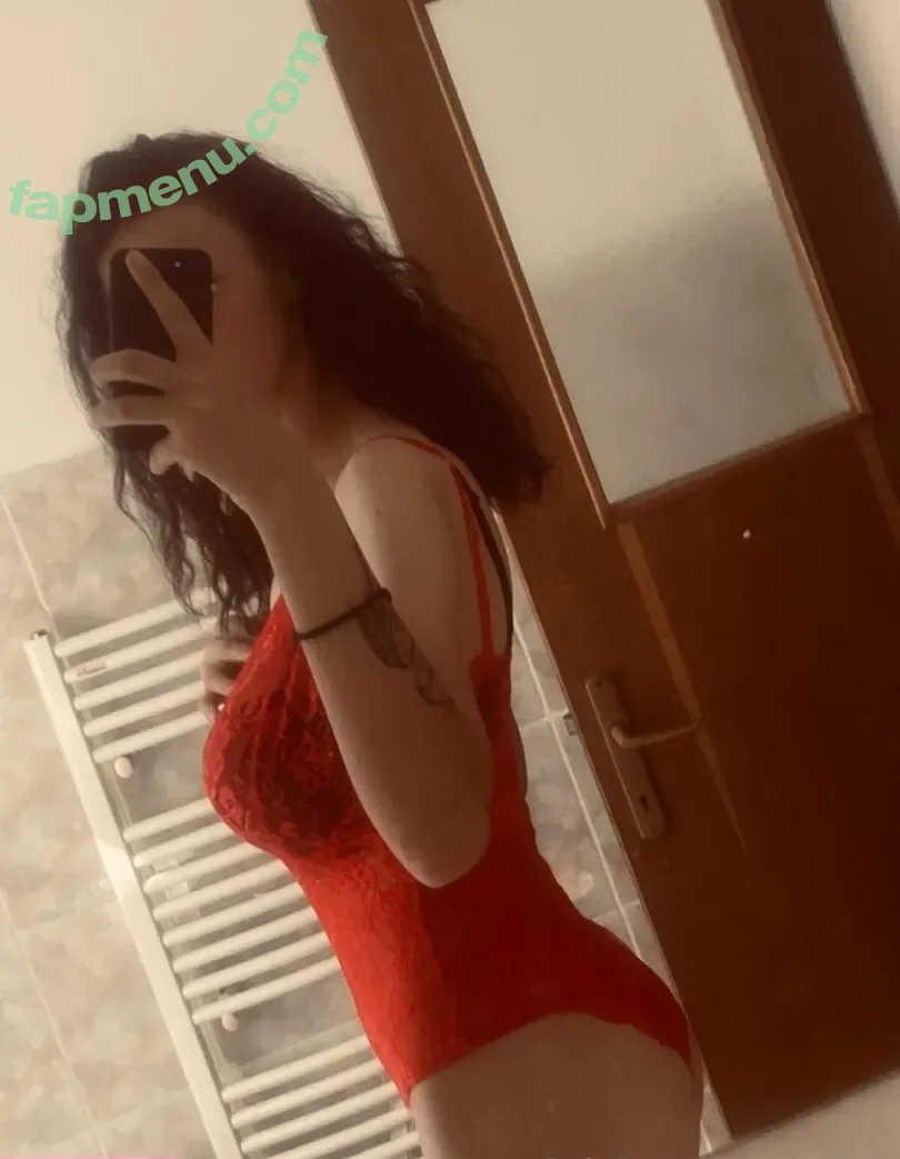 sim0o7 nude photo #0005 (sim0ne._)