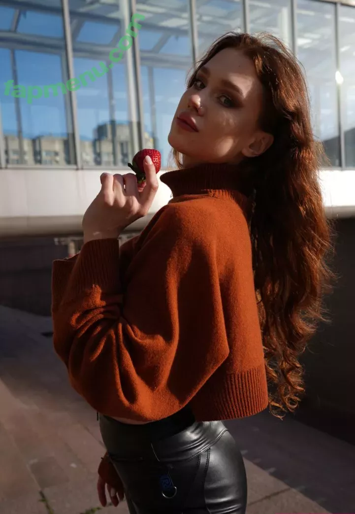 SimensSofia nude photo #0065 (SimensSofia)