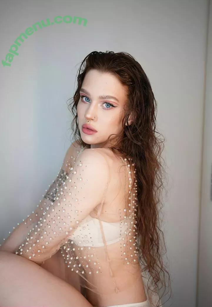 SimensSofia nude photo #0123 (SimensSofia)