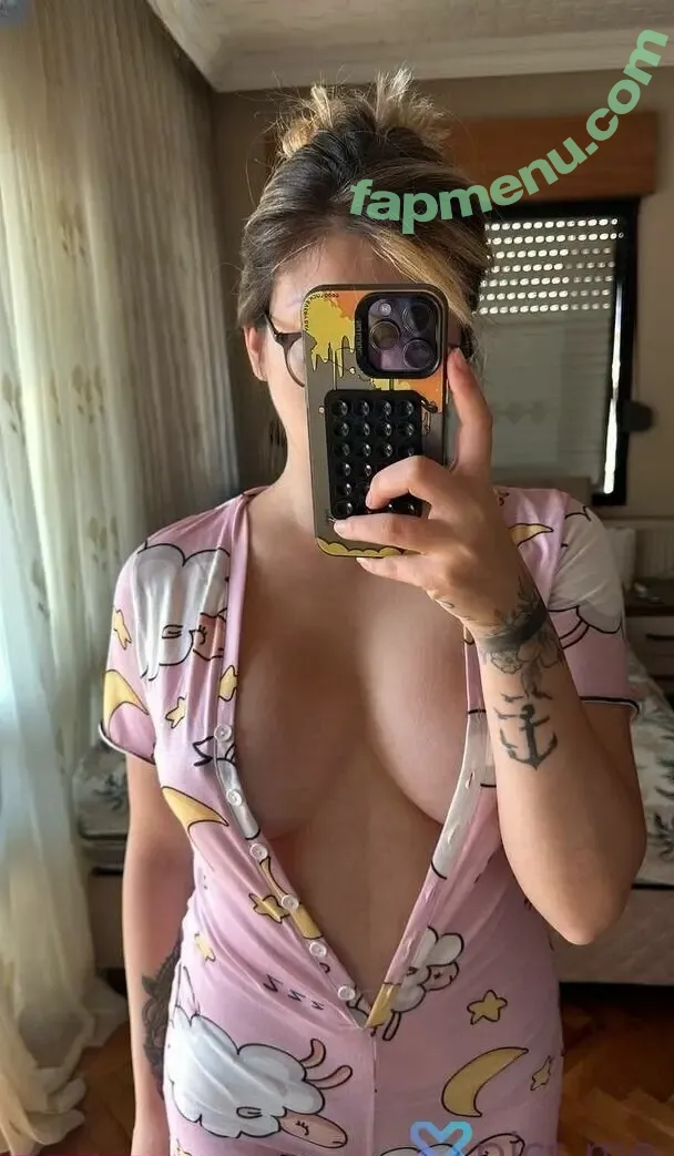 Simge Barankoğlu nude photo #0006 (simge.barankoğlu)