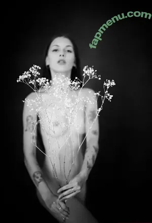Similunea nude photo #0007