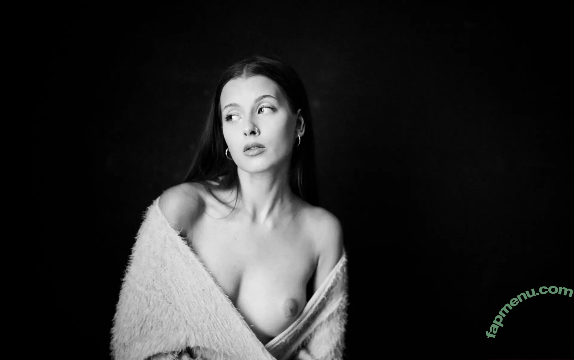 Similunea nude photo #0002 (Similunea)