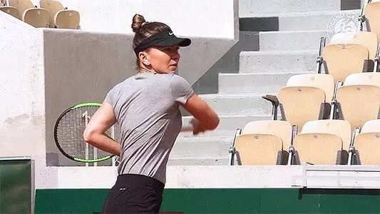 Simona Halep / simonahalep nude photo #0003