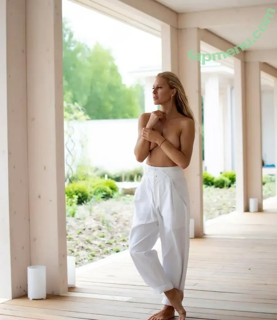 Simona Krainova nude photo #0011 (Simona Krainova)