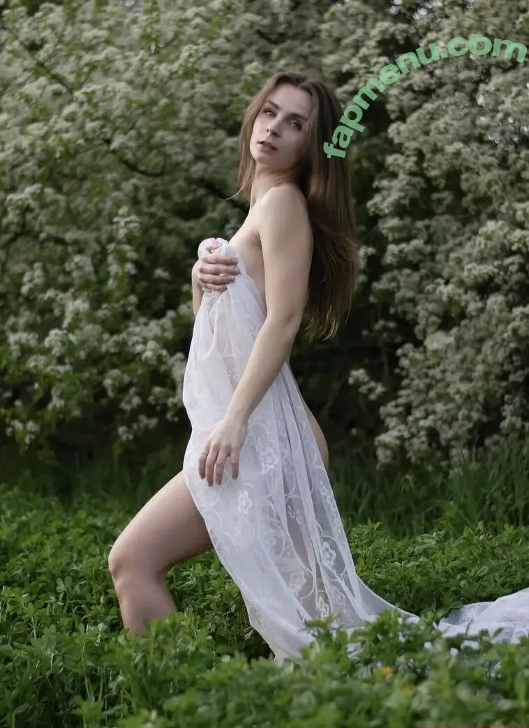 Simona Mikešova nude photo #0006 (simonamikes)