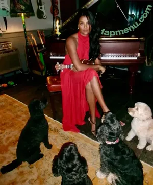 Simone Ashley / simoneasshley nude photo #0273