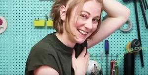 Simone Giertz / simonegiertz nude photo #0018