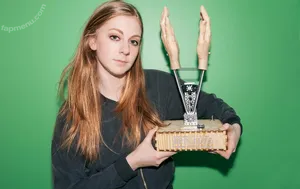 Simone Giertz / simonegiertz nude photo #0030