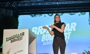 Simone Giertz / simonegiertz nude photo #0032