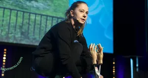 Simone Giertz / simonegiertz nude photo #0036