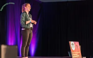 Simone Giertz / simonegiertz nude photo #0057