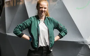 Simone Giertz / simonegiertz nude photo #0061