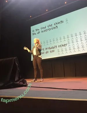 Simone Giertz / simonegiertz nude photo #0067