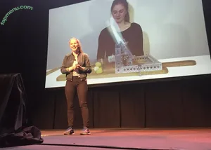 Simone Giertz / simonegiertz nude photo #0068