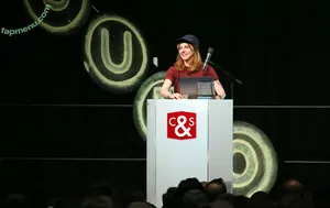 Simone Giertz / simonegiertz nude photo #0083