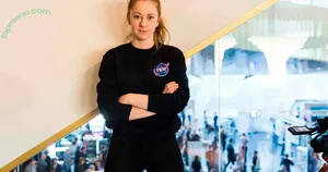 Simone Giertz / simonegiertz nude photo #0089