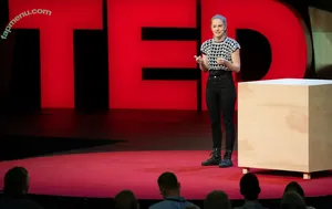 Simone Giertz / simonegiertz nude photo #0115