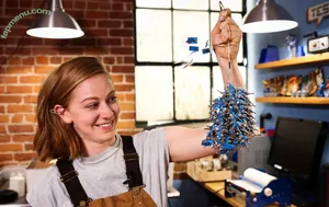 Simone Giertz / simonegiertz nude photo #0123