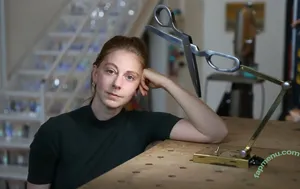 Simone Giertz / simonegiertz nude photo #0144