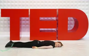 Simone Giertz / simonegiertz nude photo #0152