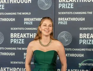 Simone Giertz / simonegiertz nude photo #0174